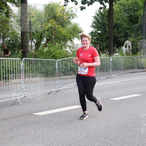 08.06.2024 - REWE Women's Run Strokosch-Dieckow http://msf.ph/oto/6261551 09.06.2024 10:01:32 Laufen 10748 meine-sportfotos.de