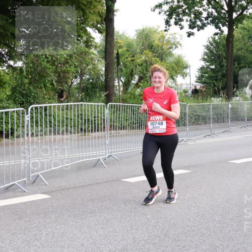 08.06.2024 - REWE Women's Run Strokosch-Dieckow http://msf.ph/oto/6261554 09.06.2024 10:01:33 Laufen 10748 meine-sportfotos.de