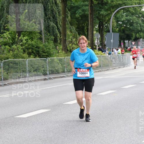 08.06.2024 - REWE Women's Run Strokosch-Dieckow http://msf.ph/oto/6261614 09.06.2024 10:01:56 Laufen 10684 meine-sportfotos.de