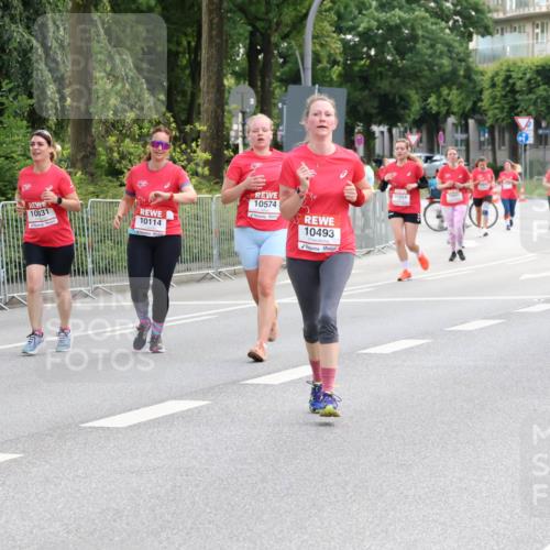 08.06.2024 - REWE Women's Run Strokosch-Dieckow http://msf.ph/oto/6261626 09.06.2024 10:02:10 Laufen 10031, 10114, 10574, 10493, 10254 meine-sportfotos.de