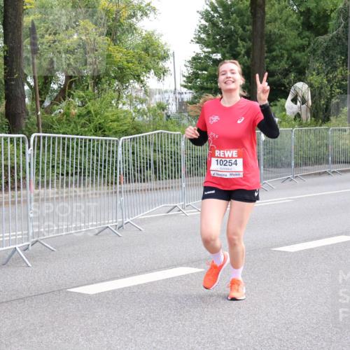 08.06.2024 - REWE Women's Run Strokosch-Dieckow http://msf.ph/oto/6261647 09.06.2024 10:02:21 Laufen 10254 meine-sportfotos.de
