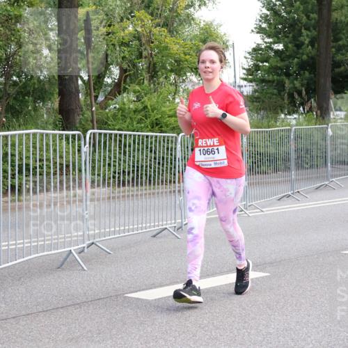 08.06.2024 - REWE Women's Run Strokosch-Dieckow http://msf.ph/oto/6261656 09.06.2024 10:02:25 Laufen 10661 meine-sportfotos.de