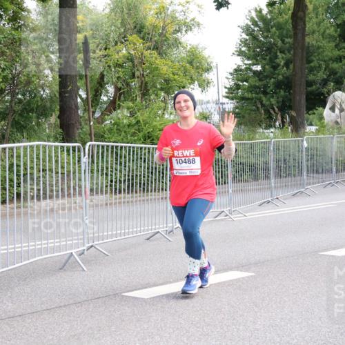 08.06.2024 - REWE Women's Run Strokosch-Dieckow http://msf.ph/oto/6261671 09.06.2024 10:02:35 Laufen 10488 meine-sportfotos.de