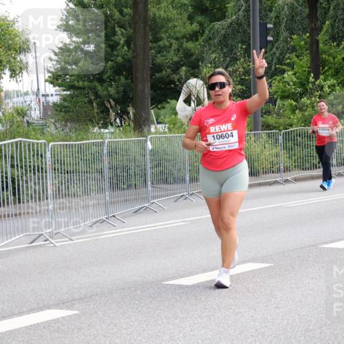 08.06.2024 - REWE Women's Run Strokosch-Dieckow http://msf.ph/oto/6261691 09.06.2024 10:03:02 Laufen 10604, 10284, 10463 meine-sportfotos.de