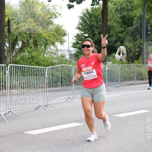 08.06.2024 - REWE Women's Run Strokosch-Dieckow http://msf.ph/oto/6261695 09.06.2024 10:03:03 Laufen 10604, 10463 meine-sportfotos.de