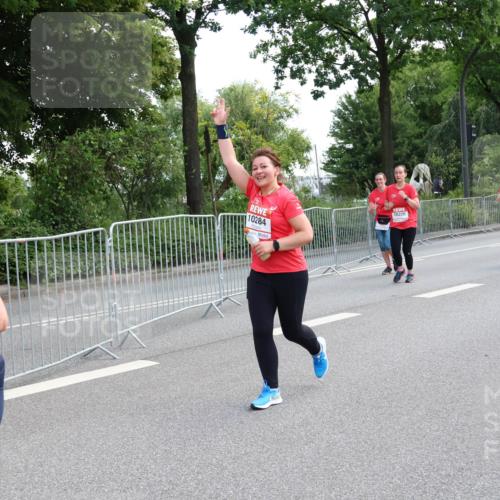 08.06.2024 - REWE Women's Run Strokosch-Dieckow http://msf.ph/oto/6261710 09.06.2024 10:03:09 Laufen 10, 10284, 10220 meine-sportfotos.de