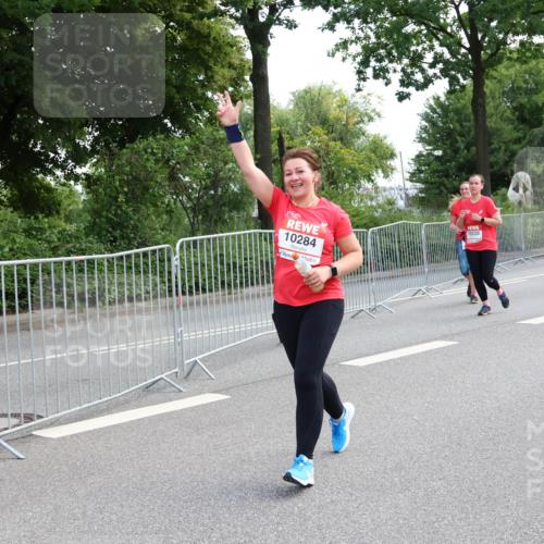 08.06.2024 - REWE Women's Run Strokosch-Dieckow http://msf.ph/oto/6261711 09.06.2024 10:03:10 Laufen 10284, 10471, 10220 meine-sportfotos.de