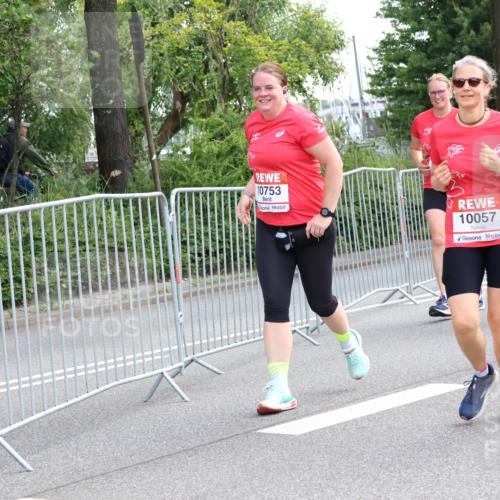 08.06.2024 - REWE Women's Run Strokosch-Dieckow http://msf.ph/oto/6261732 09.06.2024 10:03:18 Laufen 10753, 10057 meine-sportfotos.de
