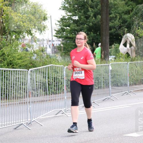 08.06.2024 - REWE Women's Run Strokosch-Dieckow http://msf.ph/oto/6261775 09.06.2024 10:03:45 Laufen 10003 meine-sportfotos.de