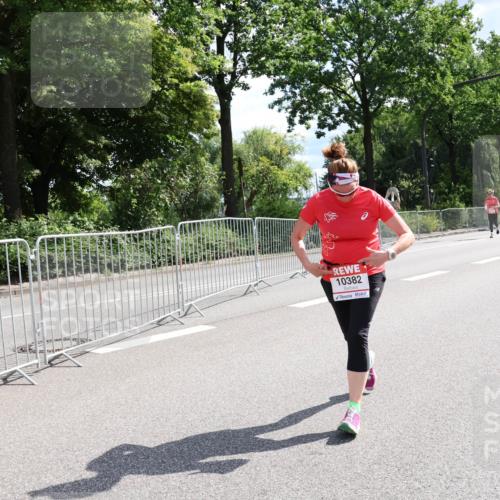 08.06.2024 - REWE Women's Run Strokosch-Dieckow http://msf.ph/oto/6261793 09.06.2024 10:03:58 Laufen 10382 meine-sportfotos.de