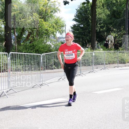 08.06.2024 - REWE Women's Run Strokosch-Dieckow http://msf.ph/oto/6261868 09.06.2024 10:04:34 Laufen 10048 meine-sportfotos.de