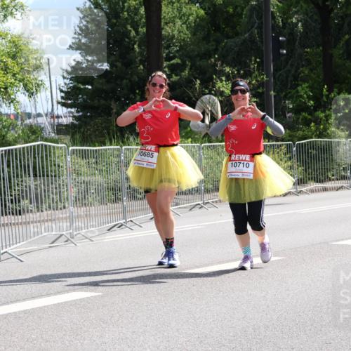 08.06.2024 - REWE Women's Run Strokosch-Dieckow http://msf.ph/oto/6261874 09.06.2024 10:04:41 Laufen 10685, 10710 meine-sportfotos.de