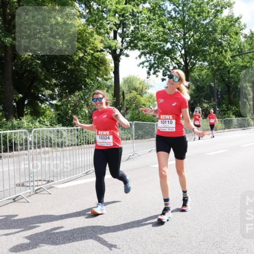 08.06.2024 - REWE Women's Run Strokosch-Dieckow http://msf.ph/oto/6261895 09.06.2024 10:04:54 Laufen 10324, 10110 meine-sportfotos.de
