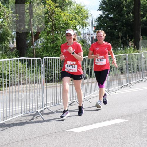 08.06.2024 - REWE Women's Run Strokosch-Dieckow http://msf.ph/oto/6261899 09.06.2024 10:04:57 Laufen 10792, 10142, 548 meine-sportfotos.de