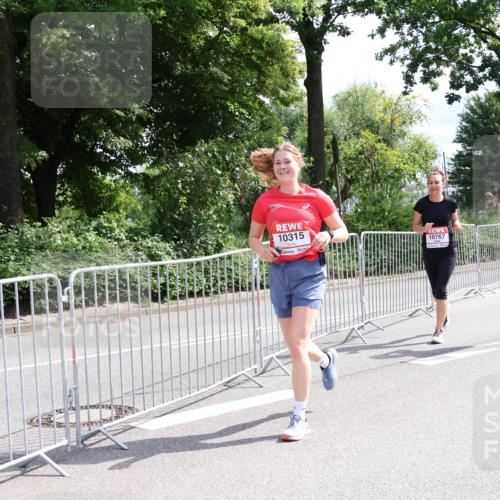 08.06.2024 - REWE Women's Run Strokosch-Dieckow http://msf.ph/oto/6261909 09.06.2024 10:05:02 Laufen 10315, 10767, 10372 meine-sportfotos.de