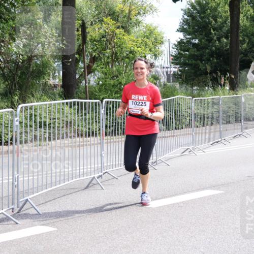 08.06.2024 - REWE Women's Run Strokosch-Dieckow http://msf.ph/oto/6261925 09.06.2024 10:05:10 Laufen 10225 meine-sportfotos.de