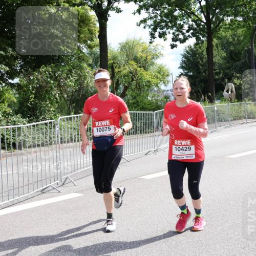 08.06.2024 - REWE Women's Run Strokosch-Dieckow http://msf.ph/oto/6261952 09.06.2024 10:05:38 Laufen 10075, 10429 meine-sportfotos.de