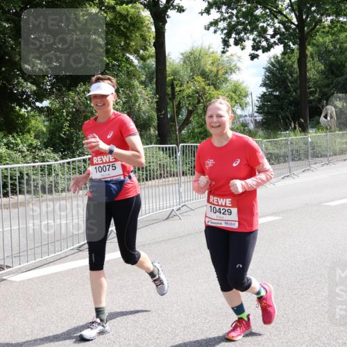 08.06.2024 - REWE Women's Run Strokosch-Dieckow http://msf.ph/oto/6261953 09.06.2024 10:05:38 Laufen 10075, 10429 meine-sportfotos.de