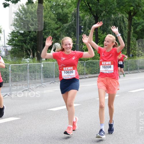 08.06.2024 - REWE Women's Run Strokosch-Dieckow http://msf.ph/oto/6262037 09.06.2024 10:06:43 Laufen 10059, 10620, 10208 meine-sportfotos.de