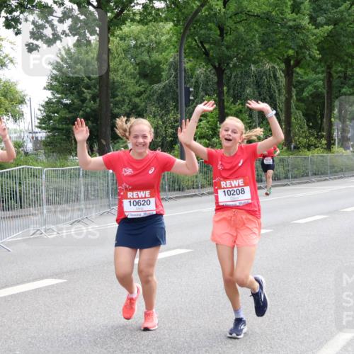 08.06.2024 - REWE Women's Run Strokosch-Dieckow http://msf.ph/oto/6262038 09.06.2024 10:06:43 Laufen 10059, 10620, 10208 meine-sportfotos.de