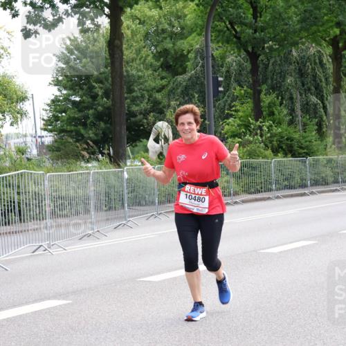 08.06.2024 - REWE Women's Run Strokosch-Dieckow http://msf.ph/oto/6262051 09.06.2024 10:06:52 Laufen 10480 meine-sportfotos.de