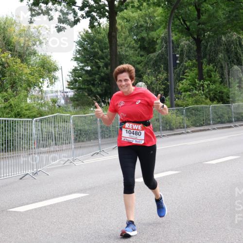 08.06.2024 - REWE Women's Run Strokosch-Dieckow http://msf.ph/oto/6262053 09.06.2024 10:06:53 Laufen 10480 meine-sportfotos.de