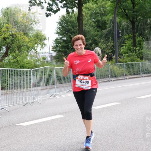 08.06.2024 - REWE Women's Run Strokosch-Dieckow http://msf.ph/oto/6262054 09.06.2024 10:06:53 Laufen 10480 meine-sportfotos.de
