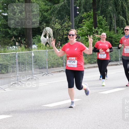 08.06.2024 - REWE Women's Run Strokosch-Dieckow http://msf.ph/oto/6262089 09.06.2024 10:07:14 Laufen 14413, 10720, 10796, 10797 meine-sportfotos.de