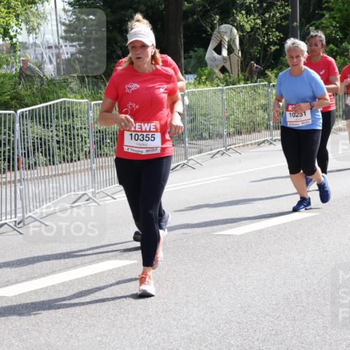 08.06.2024 - REWE Women's Run Strokosch-Dieckow http://msf.ph/oto/6262132 09.06.2024 10:07:34 Laufen 10355, 10231, 10198 meine-sportfotos.de