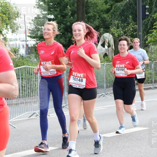 08.06.2024 - REWE Women's Run Strokosch-Dieckow http://msf.ph/oto/6262173 09.06.2024 10:07:59 Laufen 10189, 10148, 10164, 497 meine-sportfotos.de