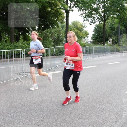 08.06.2024 - REWE Women's Run Strokosch-Dieckow http://msf.ph/oto/6262184 09.06.2024 10:08:04 Laufen 10497, 10342 meine-sportfotos.de