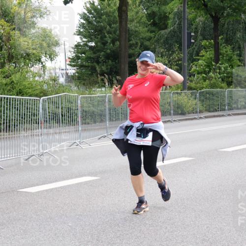 08.06.2024 - REWE Women's Run Strokosch-Dieckow http://msf.ph/oto/6262411 09.06.2024 10:08:33 Laufen  meine-sportfotos.de