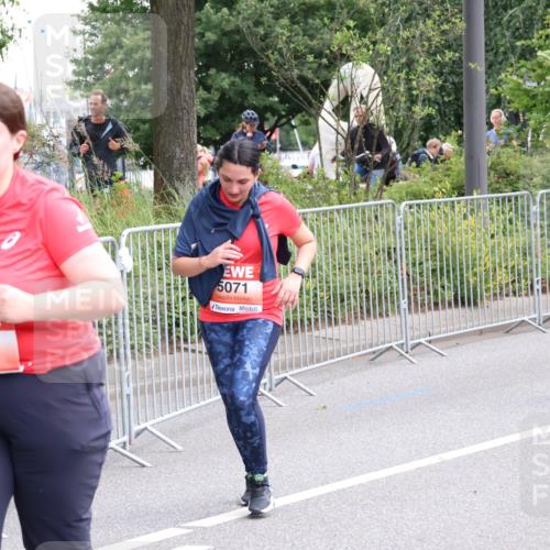 08.06.2024 - REWE Women's Run Strokosch-Dieckow http://msf.ph/oto/6264667 09.06.2024 11:04:42 Laufen 5571, 5071, 5411 meine-sportfotos.de