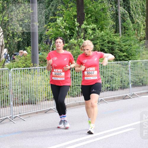 08.06.2024 - REWE Women's Run Strokosch-Dieckow http://msf.ph/oto/6264687 09.06.2024 11:04:57 Laufen 5505, 5507, 5216 meine-sportfotos.de