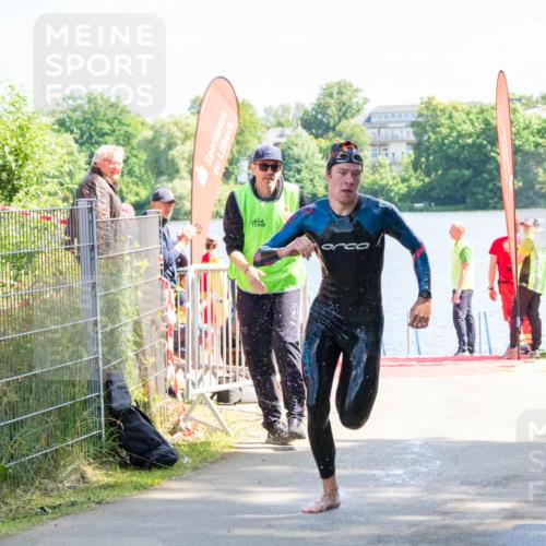 16.06.2024 - 7 Türme Triathlon MichiJ http://msf.ph/oto/6264700 16.06.2024 11:06:22 Schwimmen  meine-sportfotos.de