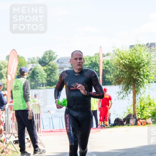 16.06.2024 - 7 Türme Triathlon MichiJ http://msf.ph/oto/6264735 16.06.2024 11:08:16 Schwimmen 191, 208, 245 meine-sportfotos.de