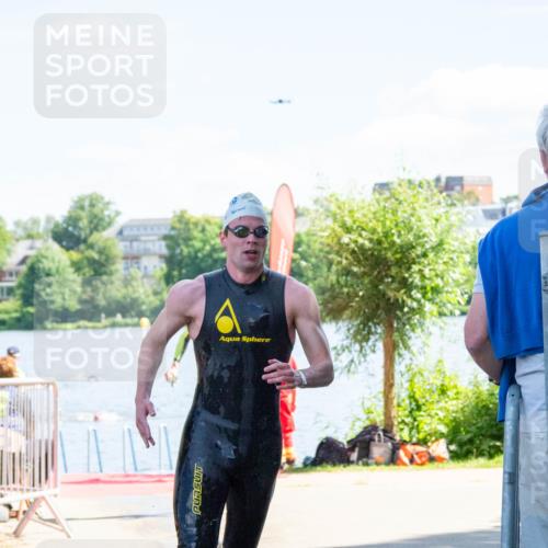 16.06.2024 - 7 Türme Triathlon MichiJ http://msf.ph/oto/6264769 16.06.2024 11:09:25 Schwimmen 202 meine-sportfotos.de