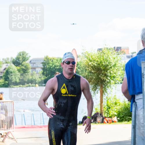 16.06.2024 - 7 Türme Triathlon MichiJ http://msf.ph/oto/6264770 16.06.2024 11:09:25 Schwimmen 202 meine-sportfotos.de
