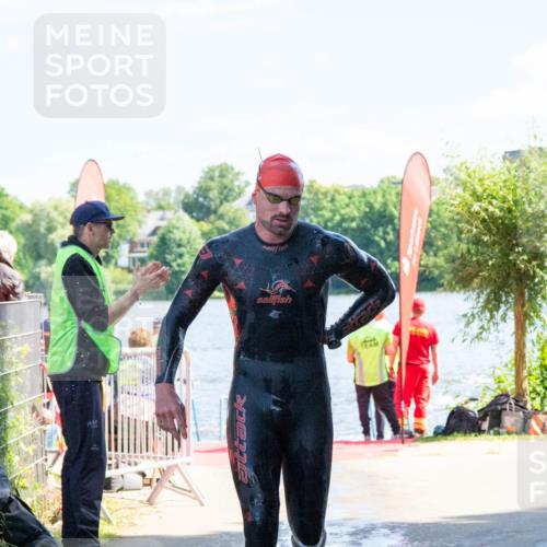 16.06.2024 - 7 Türme Triathlon MichiJ http://msf.ph/oto/6264797 16.06.2024 11:10:00 Schwimmen 15, 16, 47, 201, 202 meine-sportfotos.de