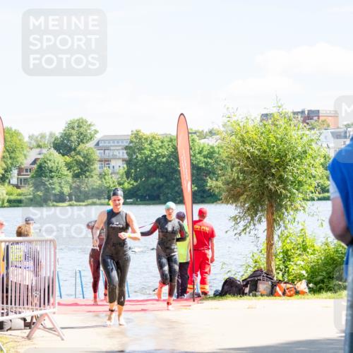 16.06.2024 - 7 Türme Triathlon MichiJ http://msf.ph/oto/6264817 16.06.2024 11:10:22 Schwimmen 15, 42, 47, 201, 246 meine-sportfotos.de