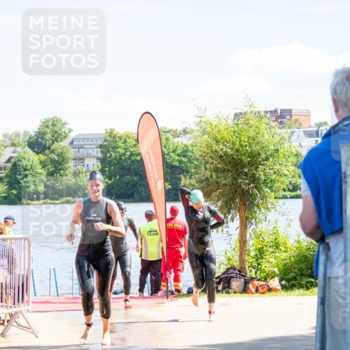 16.06.2024 - 7 Türme Triathlon MichiJ http://msf.ph/oto/6264822 16.06.2024 11:10:23 Schwimmen 15, 42, 47, 201, 246 meine-sportfotos.de