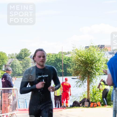 16.06.2024 - 7 Türme Triathlon MichiJ http://msf.ph/oto/6264883 16.06.2024 11:10:42 Schwimmen 42, 246, 269, 292 meine-sportfotos.de