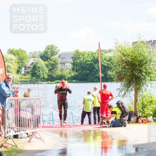 16.06.2024 - 7 Türme Triathlon MichiJ http://msf.ph/oto/6265304 16.06.2024 11:14:28 Schwimmen 229, 260, 291 meine-sportfotos.de