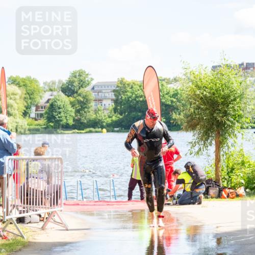 16.06.2024 - 7 Türme Triathlon MichiJ http://msf.ph/oto/6265309 16.06.2024 11:14:32 Schwimmen 229, 260 meine-sportfotos.de