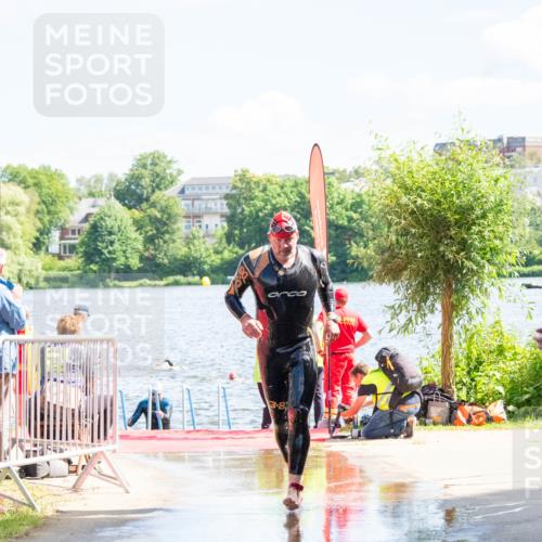 16.06.2024 - 7 Türme Triathlon MichiJ http://msf.ph/oto/6265310 16.06.2024 11:14:32 Schwimmen 229, 260 meine-sportfotos.de