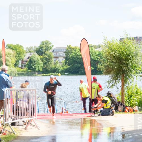 16.06.2024 - 7 Türme Triathlon MichiJ http://msf.ph/oto/6265319 16.06.2024 11:14:37 Schwimmen 215, 229, 260 meine-sportfotos.de