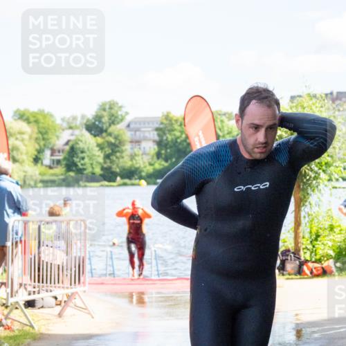 16.06.2024 - 7 Türme Triathlon MichiJ http://msf.ph/oto/6265327 16.06.2024 11:14:41 Schwimmen 45, 215, 229, 260, 267 meine-sportfotos.de