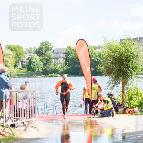 16.06.2024 - 7 Türme Triathlon MichiJ http://msf.ph/oto/6265330 16.06.2024 11:14:43 Schwimmen 45, 215, 229, 260, 267 meine-sportfotos.de