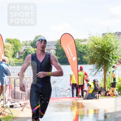 16.06.2024 - 7 Türme Triathlon MichiJ http://msf.ph/oto/6265348 16.06.2024 11:14:52 Schwimmen 21, 45, 166, 215, 260, 267, 294 meine-sportfotos.de
