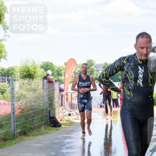 16.06.2024 - 7 Türme Triathlon MichiJ http://msf.ph/oto/6265582 16.06.2024 11:17:06 Schwimmen 22, 27, 37, 165, 186, 217, 230, 231, 237, 242, 272, 289, 298 meine-sportfotos.de